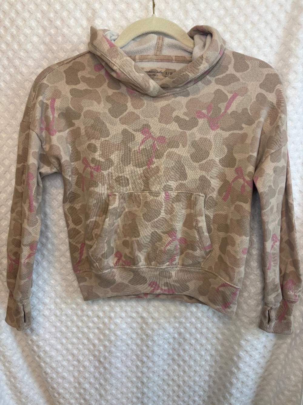 Abercrombie Kids Girls Camo Hoodie Pink Ribbon Print | Size 9/10 | Fleece Pullov
